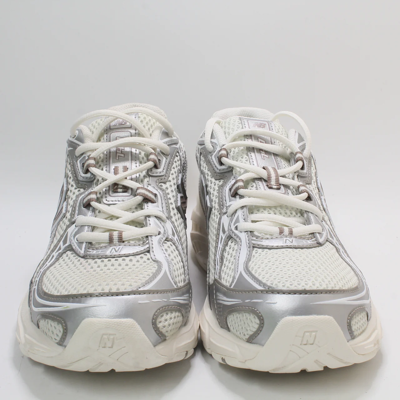 Mens New Balance 740 Trainers Beige Uk Size 8.5 - Image 2